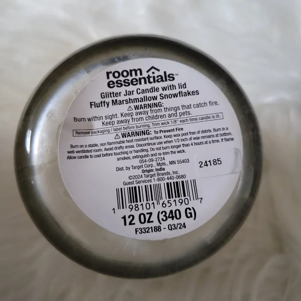 Room Essentials Glitter Fluffy Marshmallow Snowflakes Candle